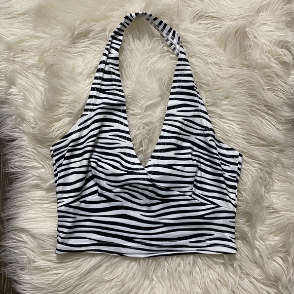 Zebra shein halter crop top - Picture 2 of 3